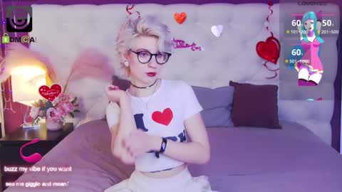 Snapshot of obedientt_ chatting on February 10, 1:11 pm Moonlight online show from February 10, 1:11 pm