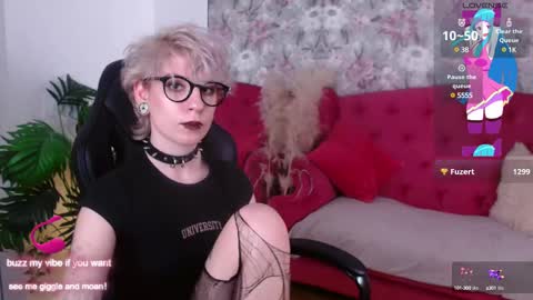 Snapshot of obedientt_ chatting on February 27, 12:23 pm Moonlight online show from February 27, 12:23 pm