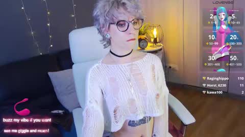 Snapshot of obedientt_ chatting on March 4, 7:11 pm Moonlight online show from March 4, 7:11 pm