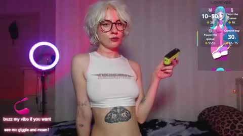 Snapshot of obedientt_ chatting on October 10, 6:51 pm Moonlight online show from October 10, 6:51 pm