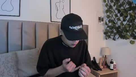 Snapshot of obsession_mine chatting on July 15, 1:16 pm Sara Help me reach 1000 followers online show from July 15, 1:16 pm