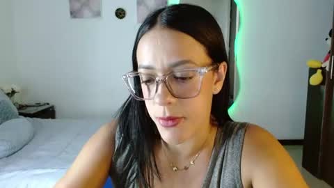 obsidian_love1 online show from July 18, 1:43 am
