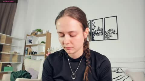 Elis online show from April 15, 7:58 pm