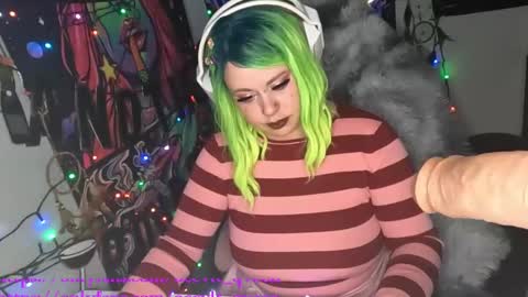 occvlt qveen online show from January 11, 5:41 am