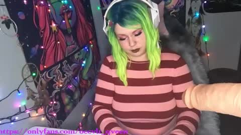 occvlt qveen online show from February 6, 12:11 am