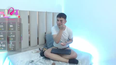 Snapshot of ocean_tay chatting on March 2, 8:40 pm ocean_tay online show from March 2, 8:40 pm