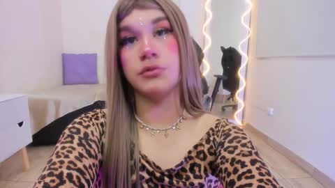 Snapshot of ocean_tay chatting on October 19, 12:50 pm ocean_tay online show from October 19, 12:50 pm