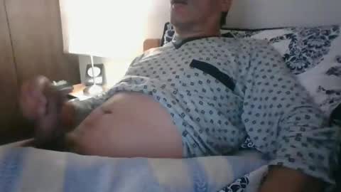 Snapshot of ocorrea chatting on December 11, 3:35 am ocorrea online show from December 11, 3:35 am