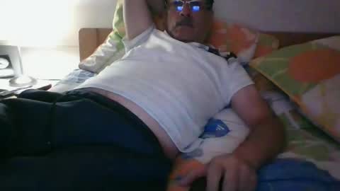 Snapshot of ocorrea chatting on February 24, 1:24 am ocorrea online show from February 24, 1:24 am