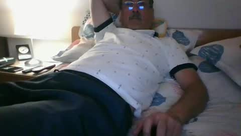 Snapshot of ocorrea chatting on March 3, 1:10 am ocorrea online show from March 3, 1:10 am