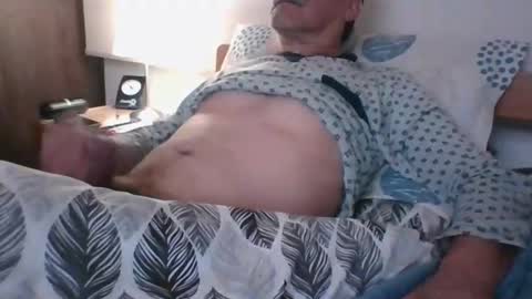 Snapshot of ocorrea chatting on November 10, 3:27 am ocorrea online show from November 10, 3:27 am