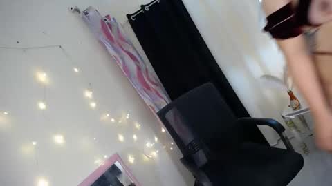 Kyla online show from December 13, 2:54 am