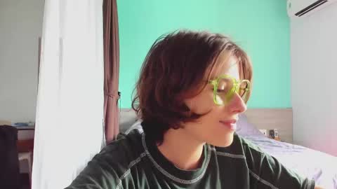 Evie online show from December 2, 5:26 am