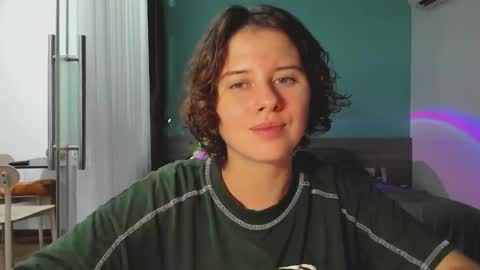 Evie online show from December 12, 2:22 pm