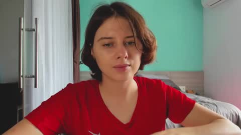 Evie online show from December 18, 5:59 am