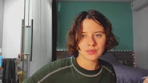 Evie online show from December 27, 12:34 pm