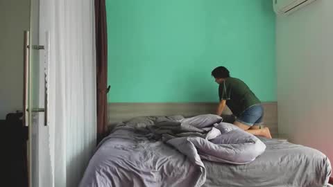 Evie online show from February 3, 5:51 am