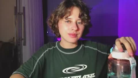 Evie online show from February 28, 1:36 pm