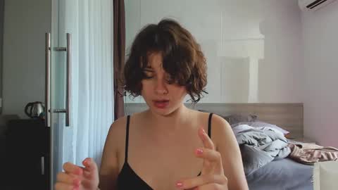 Evie online show from March 3, 6:15 am