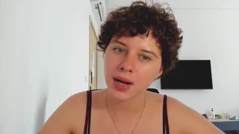 Evie online show from February 5, 6:18 am