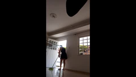 Val online show from April 9, 8:03 pm