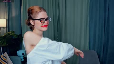 Snapshot of odettechurchwell chatting on September 17, 4:25 am Eli online show from September 17, 4:25 am