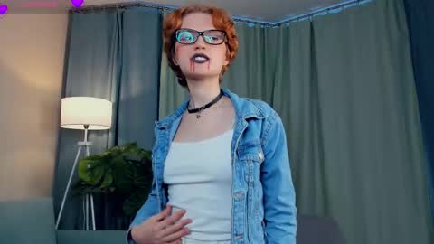 Snapshot of odettechurchwell chatting on September 18, 3:52 am Eli online show from September 18, 3:52 am