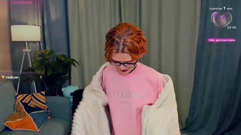 Snapshot of odettechurchwell chatting on October 3, 4:20 am Eli online show from October 3, 4:20 am