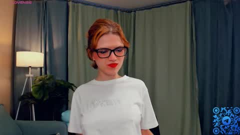 Snapshot of odettechurchwell chatting on October 12, 3:38 am Eli online show from October 12, 3:38 am