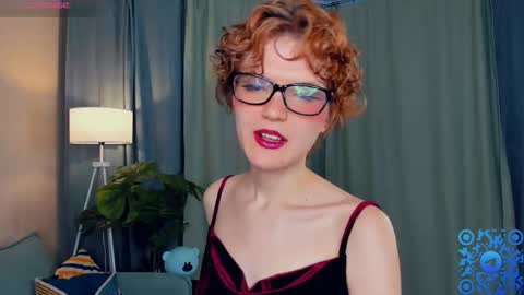 Snapshot of odettechurchwell chatting on October 17, 5:21 am Eli online show from October 17, 5:21 am