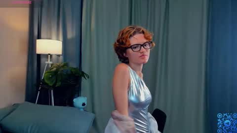 Snapshot of odettechurchwell chatting on October 27, 4:16 am Eli online show from October 27, 4:16 am