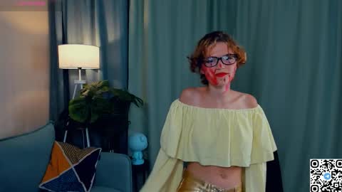 Snapshot of odettechurchwell chatting on October 30, 3:30 am Eli online show from October 30, 3:30 am