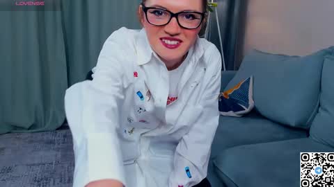 Snapshot of odettechurchwell chatting on November 14, 3:38 am Eli online show from November 14, 3:38 am