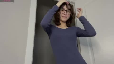 Thea online show from April 10, 4:39 am