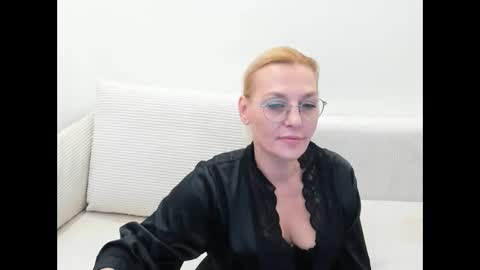 oeigesmik online show from April 9, 10:53 am