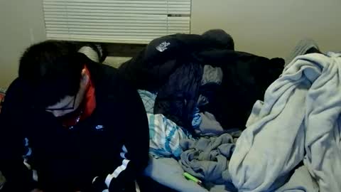 Snapshot of oflores77 chatting on December 1, 11:37 am oscar flores online show from December 1, 11:37 am