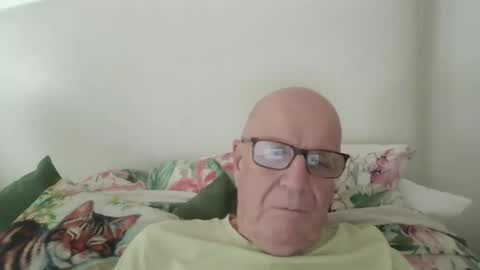 Snapshot of oggi95 chatting on May 29, 12:47 pm oggi95 online show from May 29, 12:47 pm