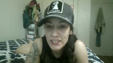 Lit en Cama online show from December 31, 7:29 pm