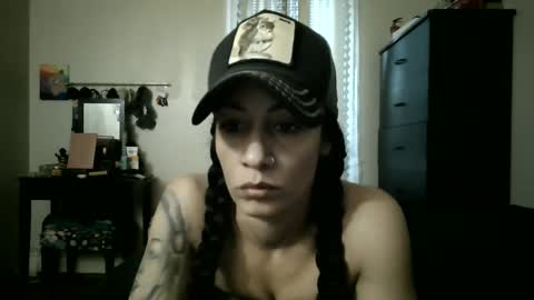 Lit en Cama online show from October 1, 10:27 pm