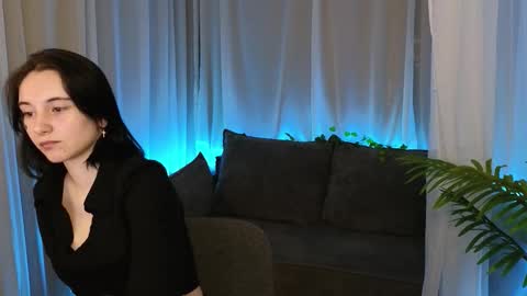 Snapshot of oh_kate_ chatting on February 18, 1:56 am oh_kate_ online show from February 18, 1:56 am