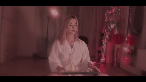 your dear Lilith Chapman online show from September 15, 7:25 pm