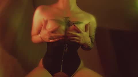 your dear Lilith Chapman online show from October 12, 10:09 pm