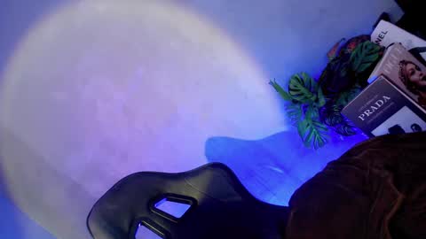 Flora  online show from March 6, 3:35 am