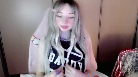 Snapshot of oh_pichuu chatting on April 22, 3:35 pm Milly online show from April 22, 3:35 pm