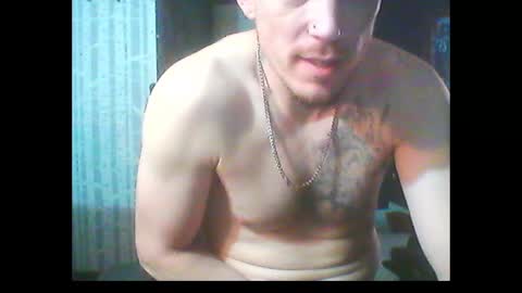 Snapshot of oh_you_know69 chatting on January 8, 3:40 am who dares toss me some tips lets have fun online show from January 8, 3:40 am