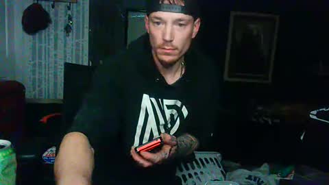 Snapshot of oh_you_know69 chatting on November 27, 12:40 pm who dares toss me some tips lets have fun online show from November 27, 12:40 pm