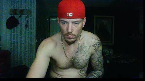 Snapshot of oh_you_know69 chatting on December 3, 12:40 am who dares toss me some tips lets have fun online show from December 3, 12:40 am