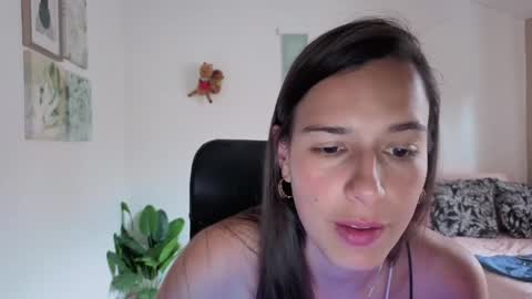 Snapshot of ohanna_ chatting on February 9, 9:19 pm ohanna_ online show from February 9, 9:19 pm