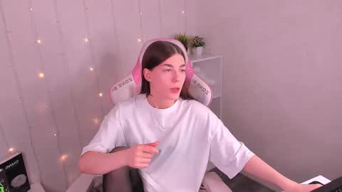 KAYA. online Tu We Th Fr Sa 0100AM - 0800AM Time zone of Germany Munich online show from March 25, 11:55 pm