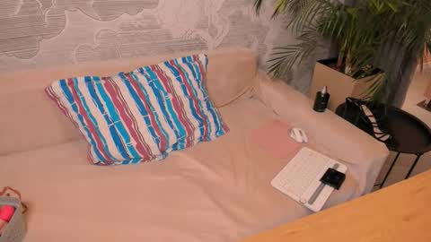 Snapshot of ohhh_yess chatting on November 25, 11:27 pm Maria online show from November 25, 11:27 pm